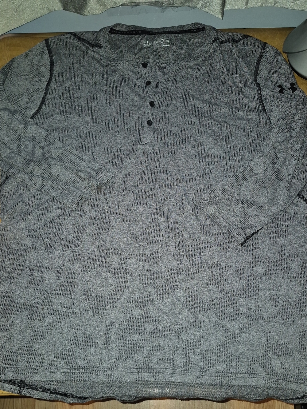 Under Armour Men's 3/4 Sleeve Henley - Gray..size 2xl